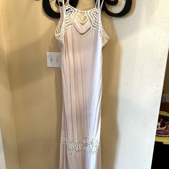 Beautiful bouquet bought dress. Worn once!   Cream in color with beautiful. - Picture 3 of 4